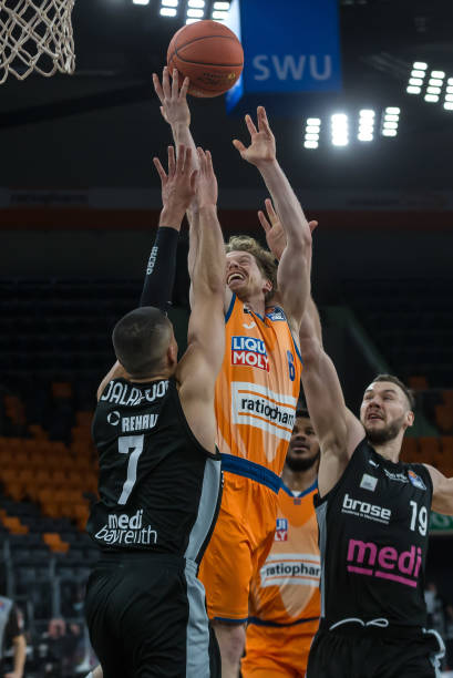 他虽然并非 他虽然并非