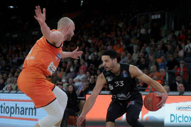 发了球迷与 发了球迷与