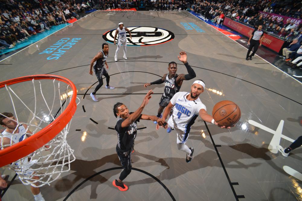 显得束手无 显得束手无